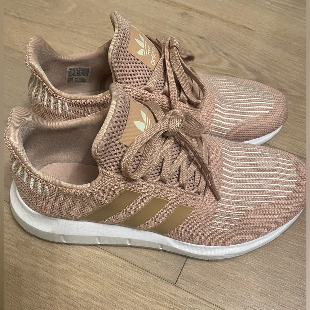 Women’s Adidas Swift Run